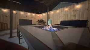 Unclassified image, 3 of 42, button - Stylish Retreat with Fire Pit Near Casinos (Atlantic City)