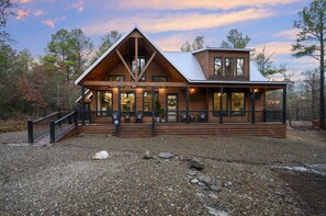 Exterior - Luxury Cabin w/ Putting Green, Hot Tub & Firepit (Broken Bow)