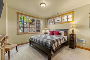 4 Schlafzimmer, Bügeleisen/Bügelbrett, kostenloses WLAN, Bettwäsche