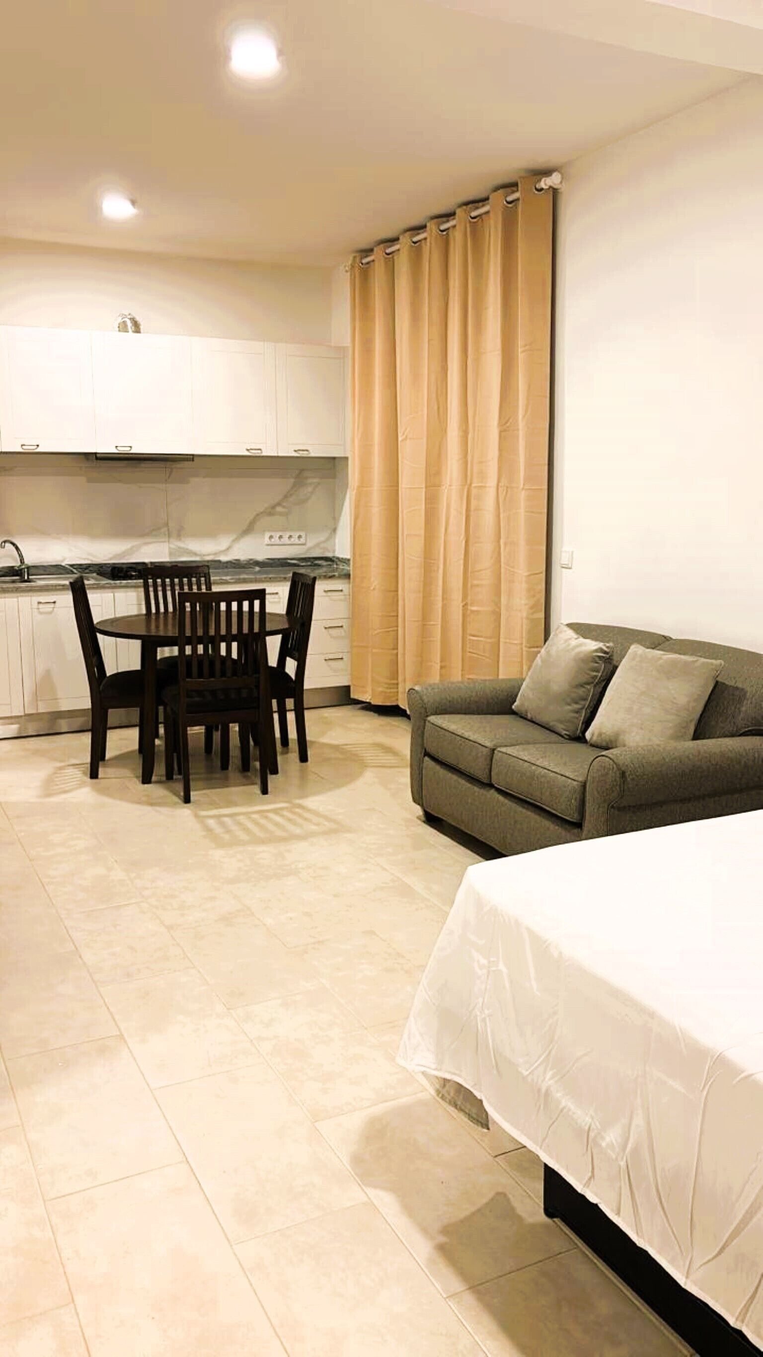 Apartment, 1 Bedroom, Balcony, City View | Interior