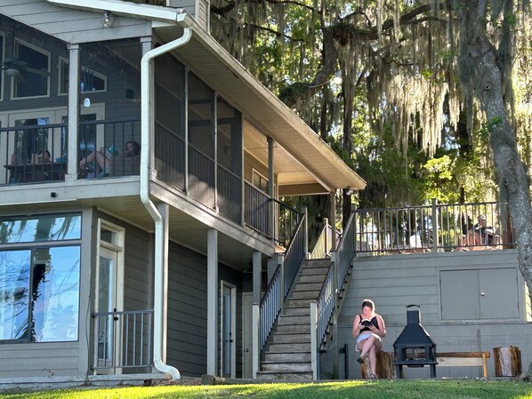 المنشأة من الخارج