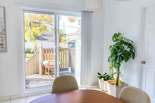 Spacious 4BDRS Entire House near DT, Free Parking