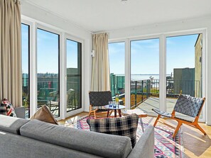 TV - Penthouse Imort (654) by Interhome (Lembruch)