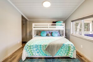 2 bedrooms, desk, iron/ironing board, travel cot - Traverse City Cabin w/ Nearby Hiking & Lake! (Grawn)
