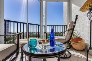 Interior - Waterside and Wonderful, Sunset Views, Plenty of Amenities - FMB - Condo gulf Mist - Roelens (Fort Myers Beach)