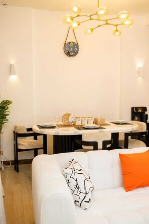 Dining - 🌇 Fully Serviced 1-Bedroom Apartment at Riverbank, Two Rivers – Nairobi (Nairobi)