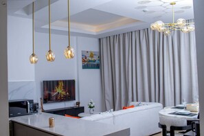 Living area - 🌇 Fully Serviced 1-Bedroom Apartment at Riverbank, Two Rivers – Nairobi (Nairobi)