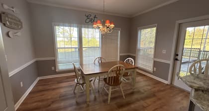 Charming 3-bedroom house newly remodeled in Dothan Alabama.