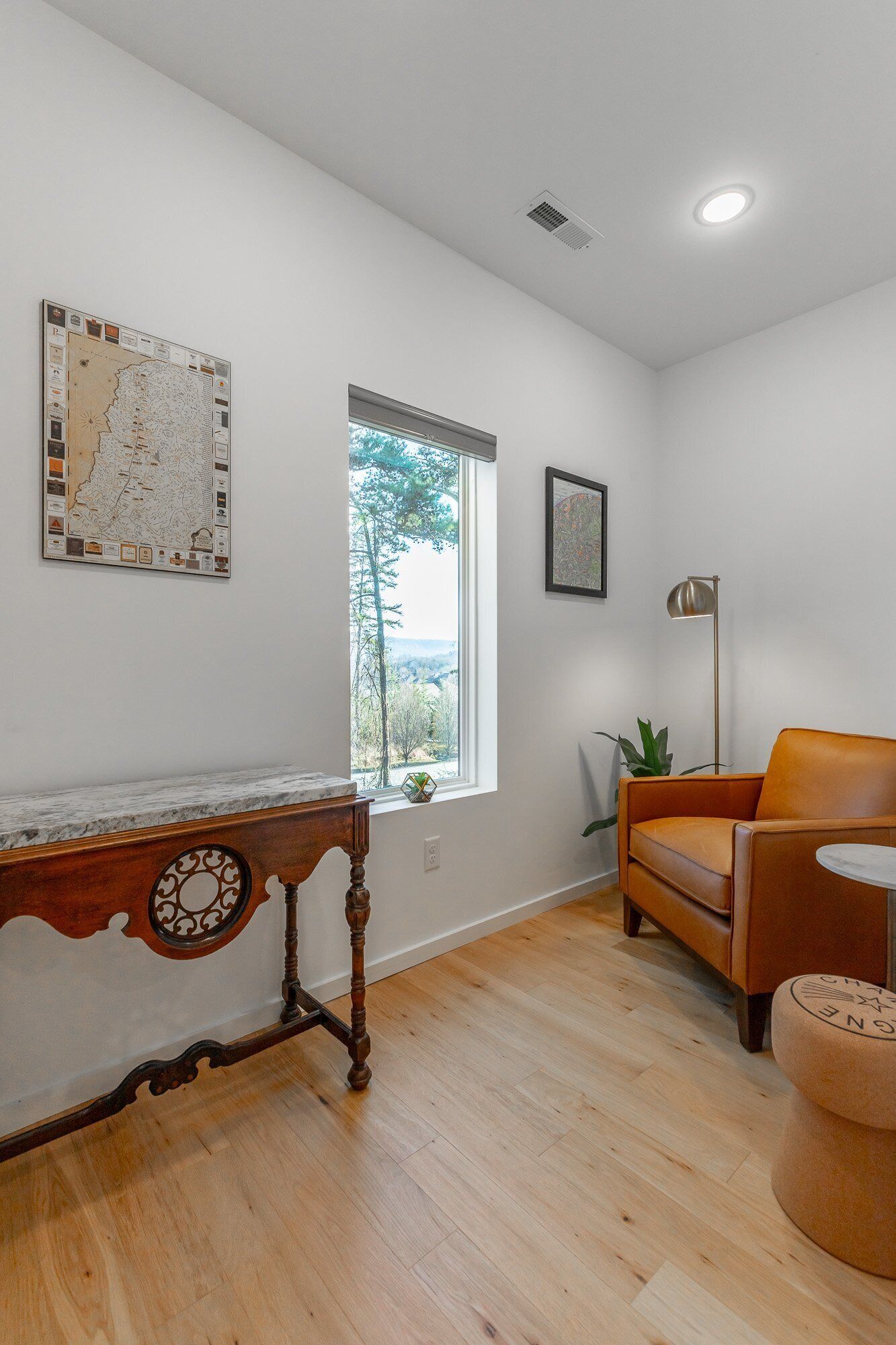 Bespoke Outpost: A Stylish 3-bedroom Retreat In Scenic Chattanooga, Tn. - Chattanooga, TN