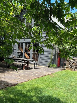 تناول الطعام بالخارج