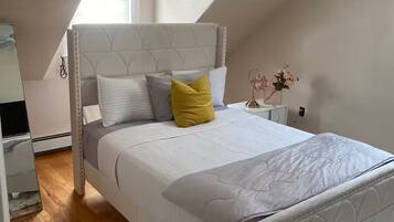 2 bedrooms, iron/ironing board, free WiFi