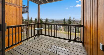 Saddleback - South Branch Condo 17-1 - Ski in ski out, Pet friendly!