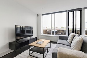 TV, stereo - Blueground | Kensington, balcony, nr Holland Park (London)