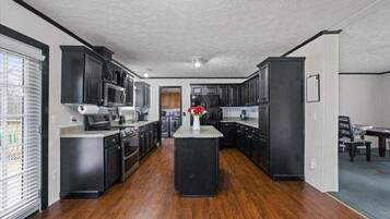 Microwave, oven, stovetop, dishwasher