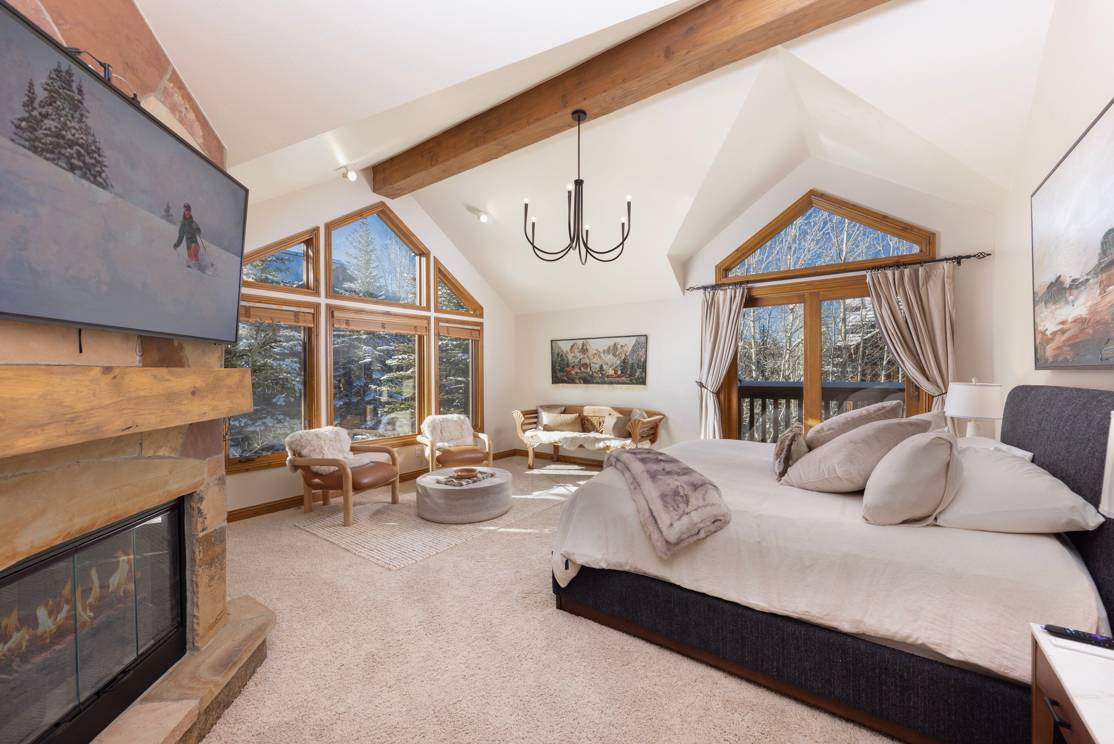 Bureau, fer et planche à repasser, Wi-Fi gratuit, draps fournis