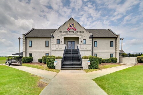 Wonderful 2-bedroom condo in Myrtle Beach in Golf Community near Beach