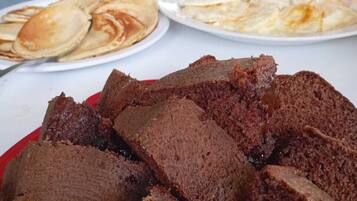 Café da manhã com buffet grátis todos os dias