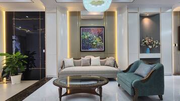 Habitación estándar, vista a la ciudad | Interior