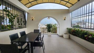 ํ
๋ผ์ค/ํํฐ์ค