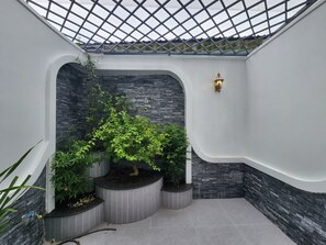 Habitación estándar, vista a la ciudad | Terraza o patio