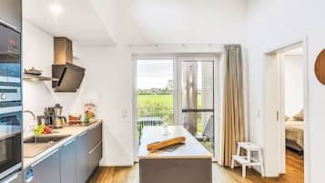 Réfrigérateur, micro-ondes, four, lave-vaisselle