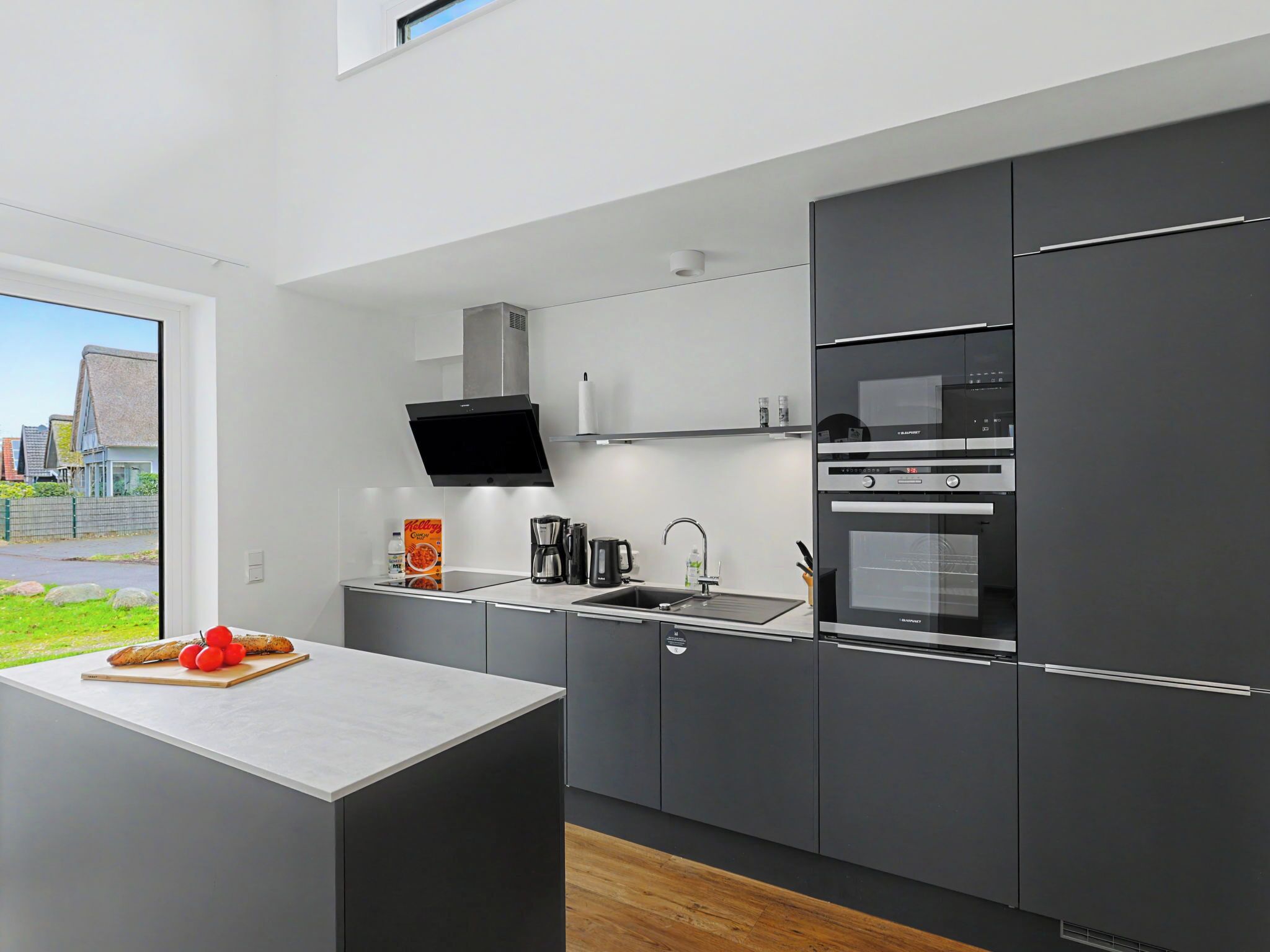 Réfrigérateur, micro-ondes, four, lave-vaisselle