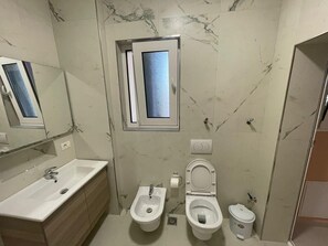 华丽客房, 阳台, 花园景观 | 免费 WiFi