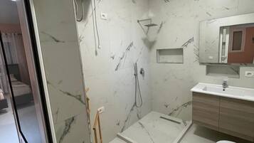 Deluxe Room, Balcony, Garden View | Free WiFi