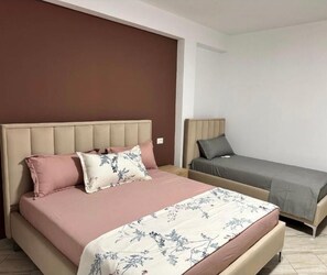 舒适三人房 | 免费 WiFi