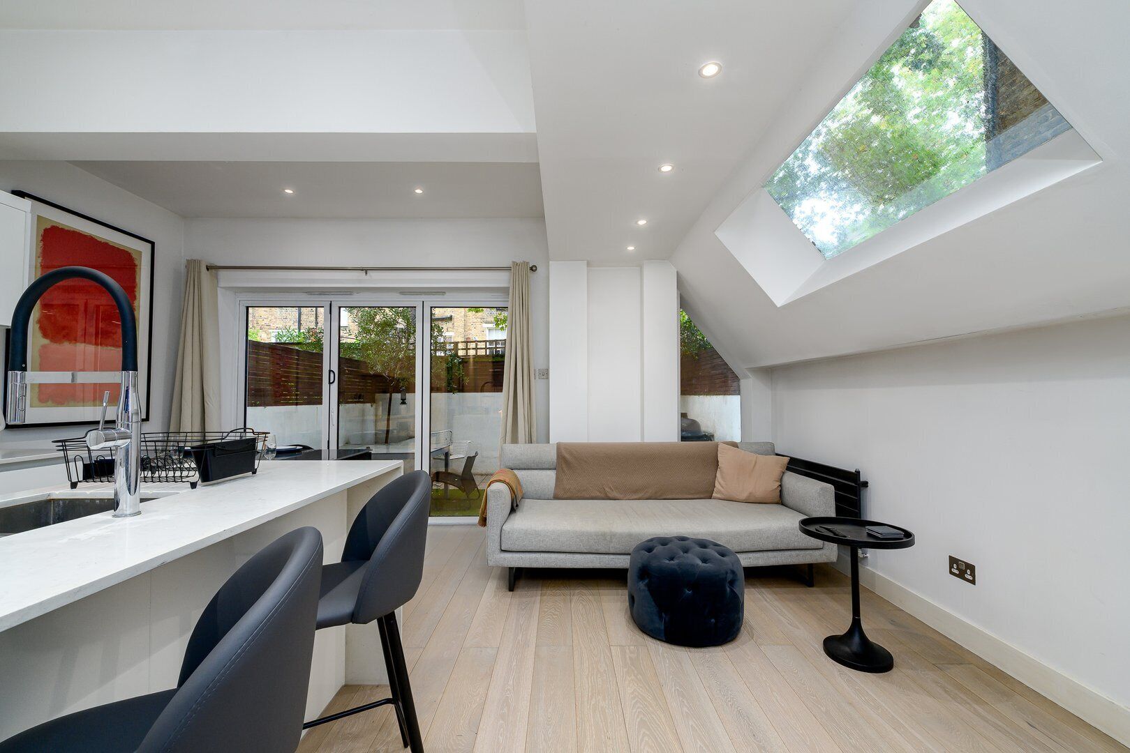 المنشأة من الداخل