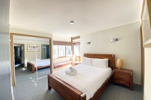 3 bedrooms, free WiFi, bed sheets