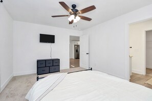 3 habitaciones, tabla de planchar con plancha y wifi gratis 