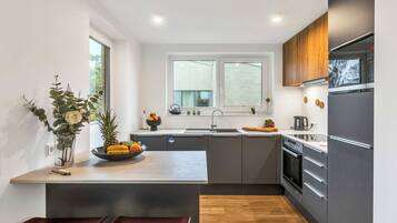 Køleskab, mikrobølgeovn, ovn, opvaskemaskine