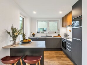 Køleskab, mikrobølgeovn, ovn, opvaskemaskine