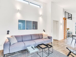TV - Zwischen den Hügeln (153) by Interhome (Lembruch)