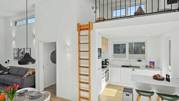 Kjøleskap, mikrobølgeovn, ovn og oppvaskmaskin