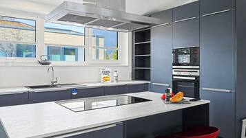 Réfrigérateur, micro-ondes, four, lave-vaisselle