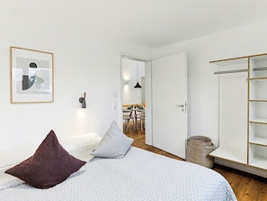 3 bedrooms, internet