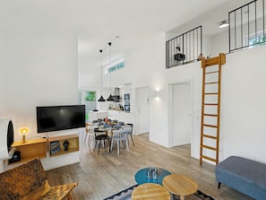 TV - Morgentau by Interhome (Lembruch)