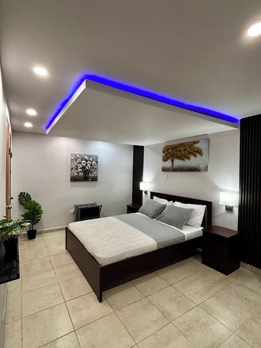 Instant Apartment with AC, Queen Bed near downtown Caguas