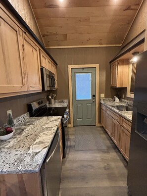 Cookware/dishes/utensils