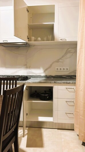 อพาร์ทเมนท์, 3 ห้องนอน, ระเบียง, วิวทะเล | ภายใน