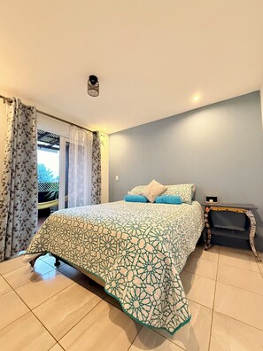 4 室のベッドルーム、アイロン / アイロン台、インターネット、ベッドシーツ