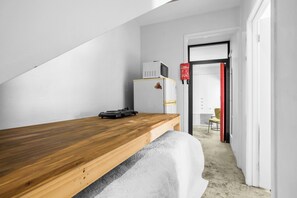 Junior Apartment, Courtyard View | Private kitchen