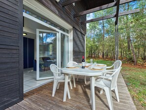 Outdoor dining - Marina de Talaris by Interhome (Lacanau - Lac)