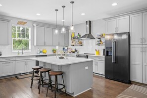 Fridge, microwave, oven, stovetop - NEW! 10min->Broadway! Southern Sweet Tea Waverly (Nashville)