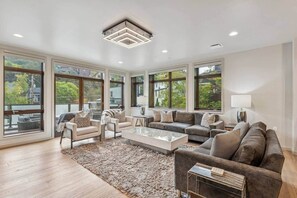 TV, fireplace, computer monitors - New to Rental · Luxury Main Street Townhome · Hot Tub (Park City)