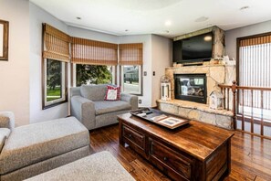 TV, fireplace, offices - Cozy Old Town Retreat • Near Main Street & PCMR (Park City)