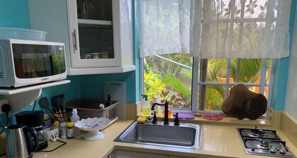 Charming 1-bedroom bed & breakfast in welcoming Monchy with AC