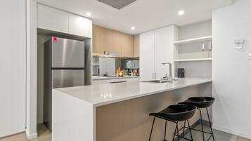 Apartment | Private kitchen | Cookware/dishes/utensils